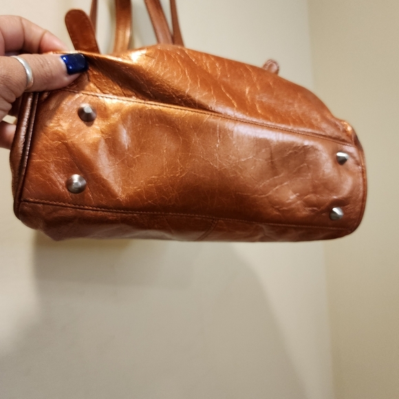 HOBO International Metallic double Handles strap Bag - Picture 5 of 13